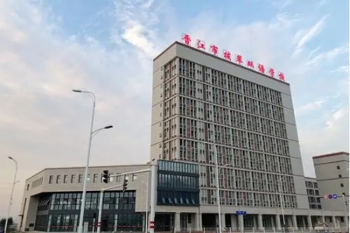 福建晉江拔萃雙語(yǔ)學(xué)校
