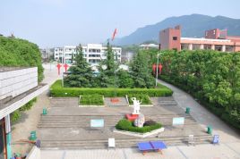 江西省魯溪鎮(zhèn)中心小學(xué)